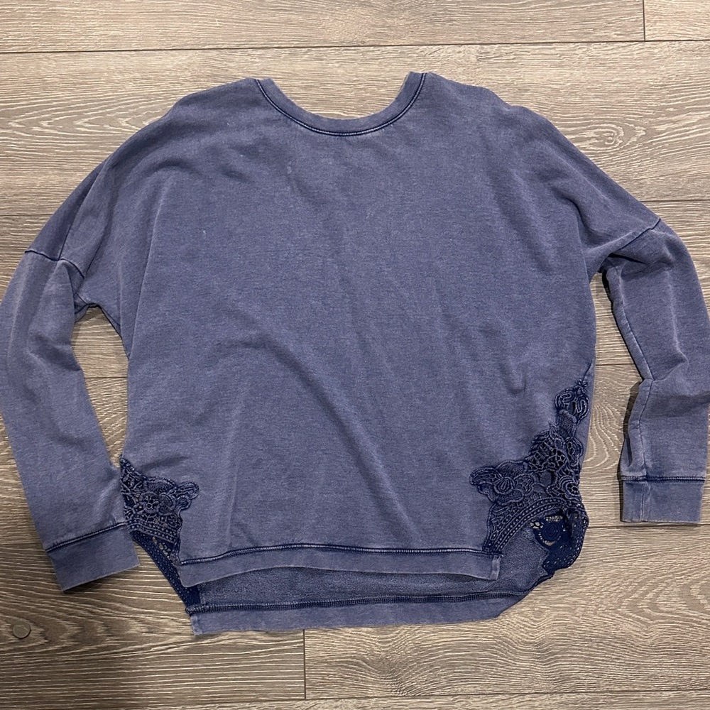 True Craft Women's Navy Lace-Accent Sweatshirt
